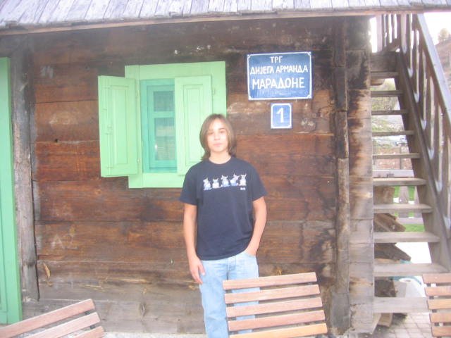 U kusturicinom selu... ( ulica Novaka Djokovica )