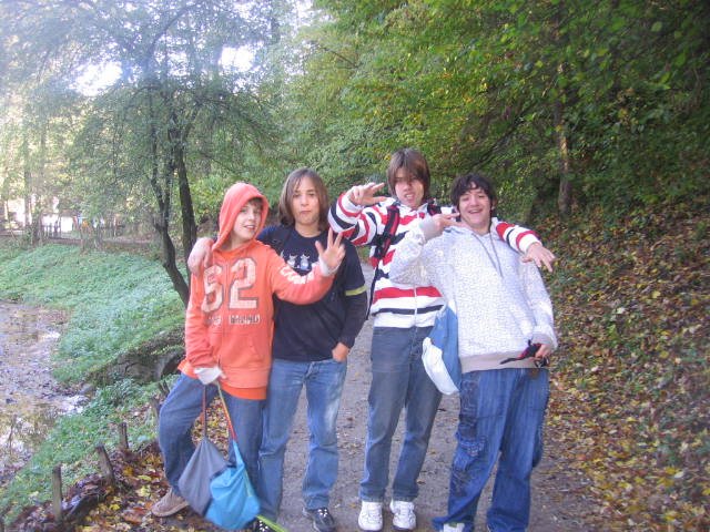 Ja sam drugi sa leva =)